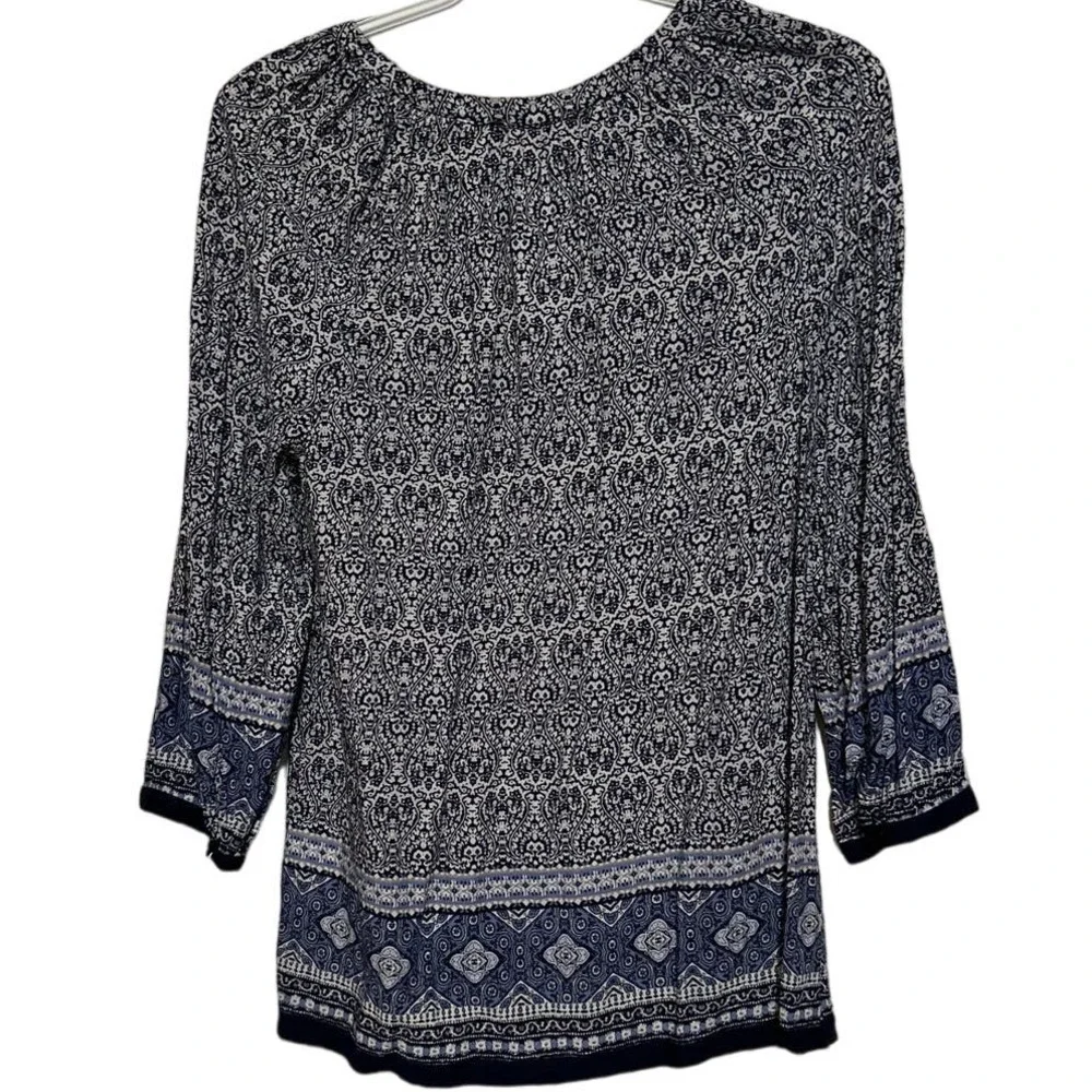 Ava Christine Women's‎ Blue White Long Sleeve V-Neck Blouse Size M - Picture 2 of 5
